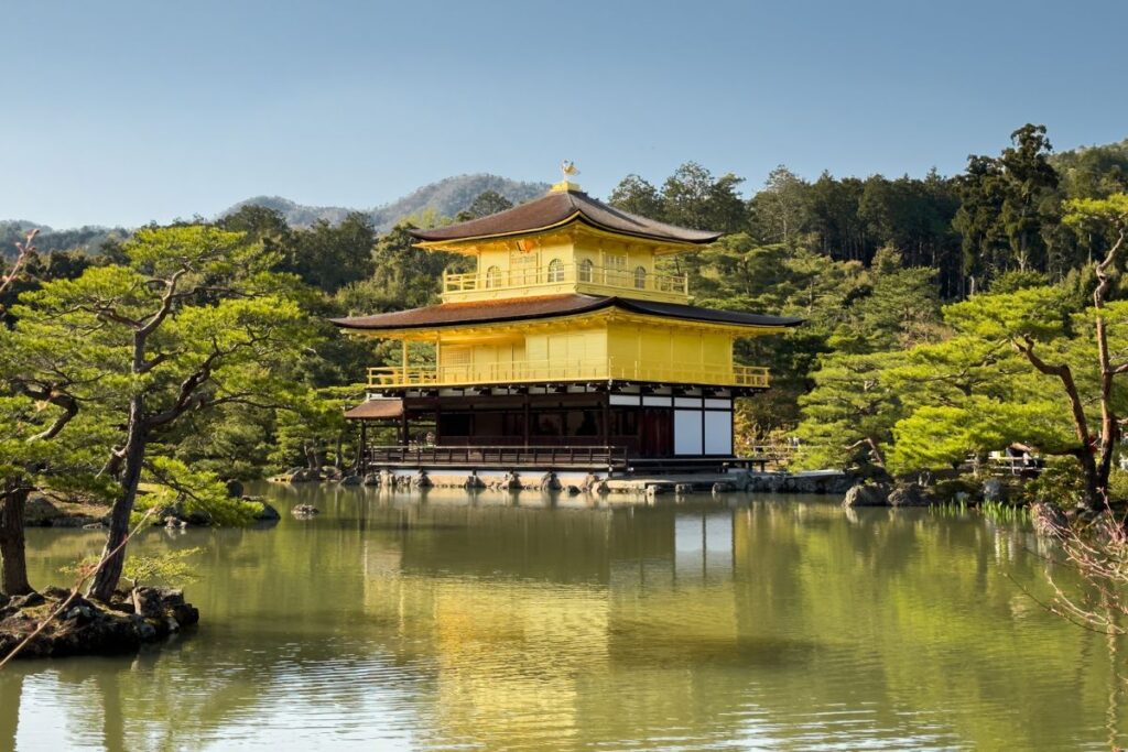 Pavilhão de Ouro (Kinkaku-ji) em Kyoto, no Japão