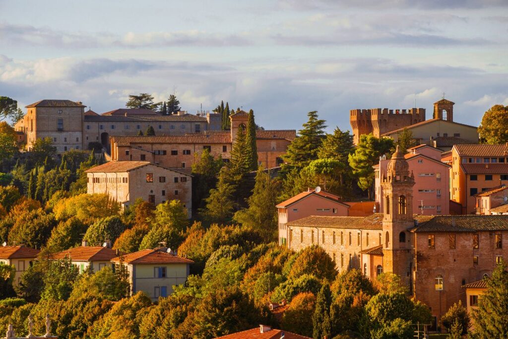 Edifícios em meio ao verde de Perugia