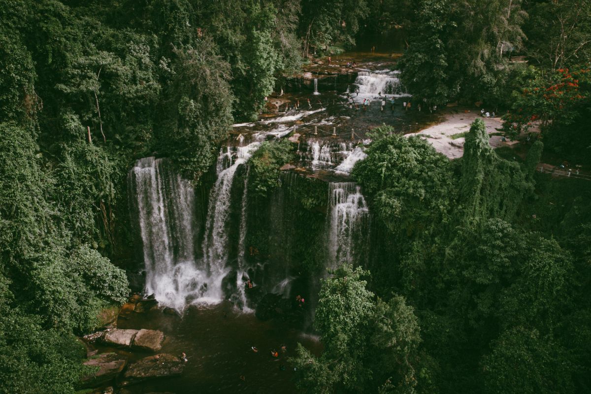 Panorâma de cachoeira de Phnom Kulen, Camboja