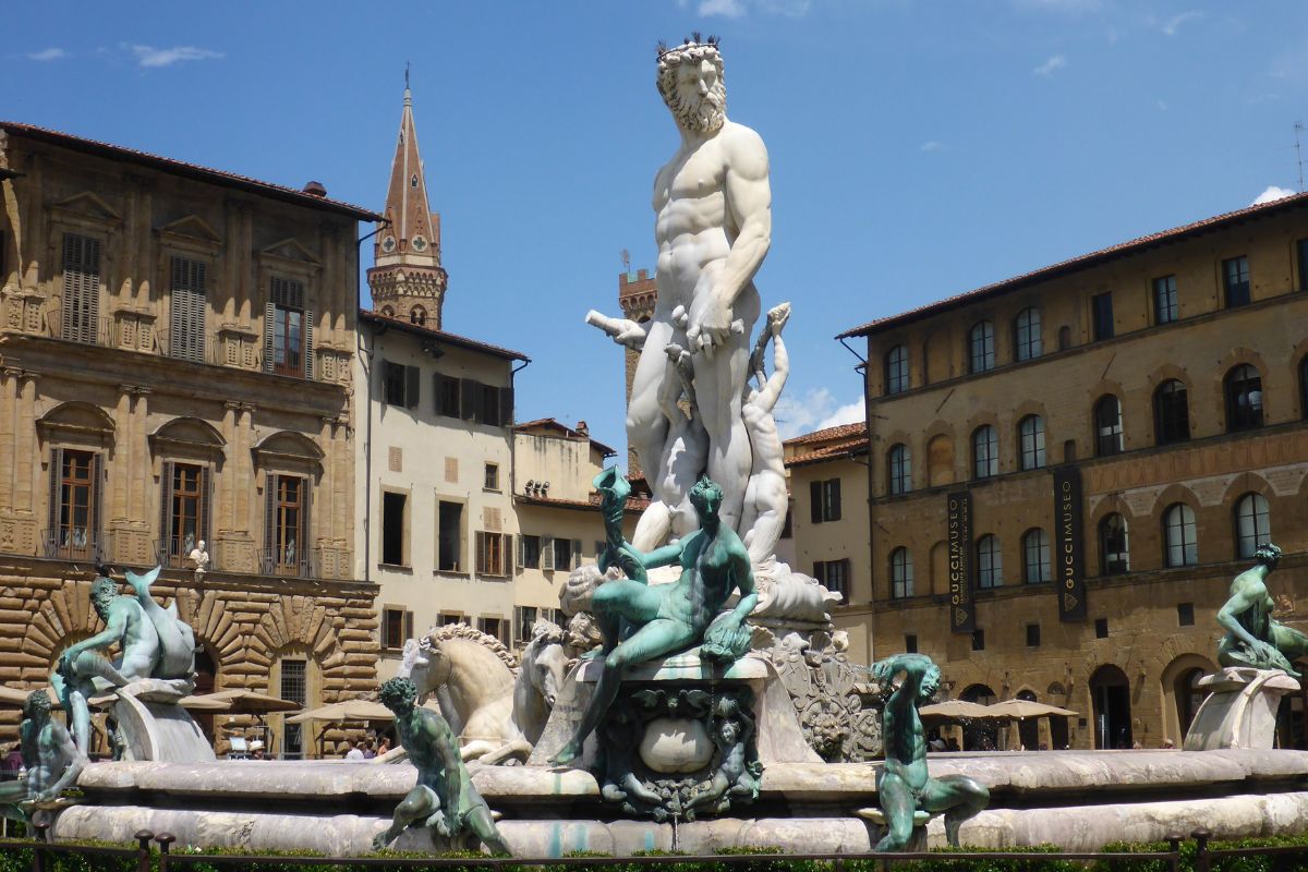Fonte do Netuno na Piazza della Signoria em Florença