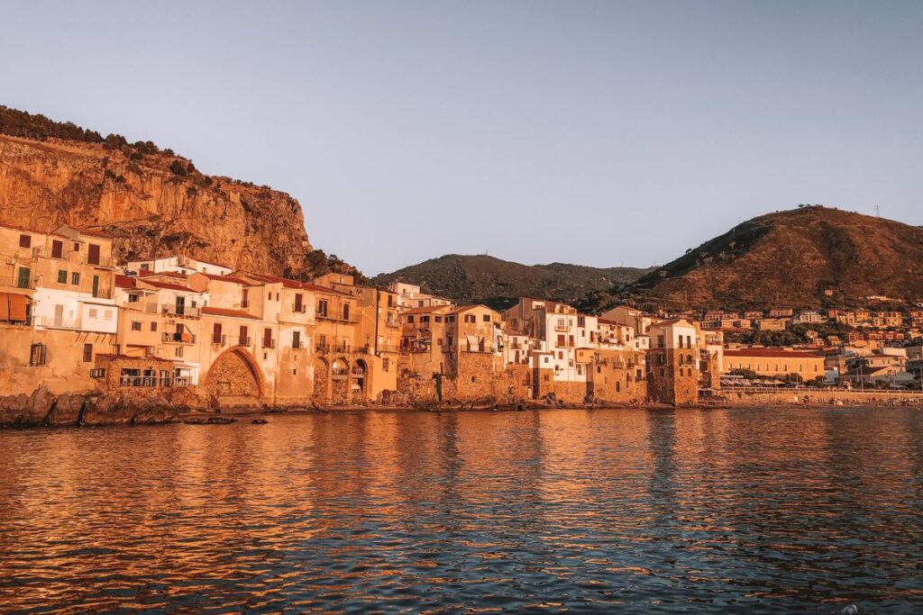 Piazza Marina, em Cefalù, na Sicília