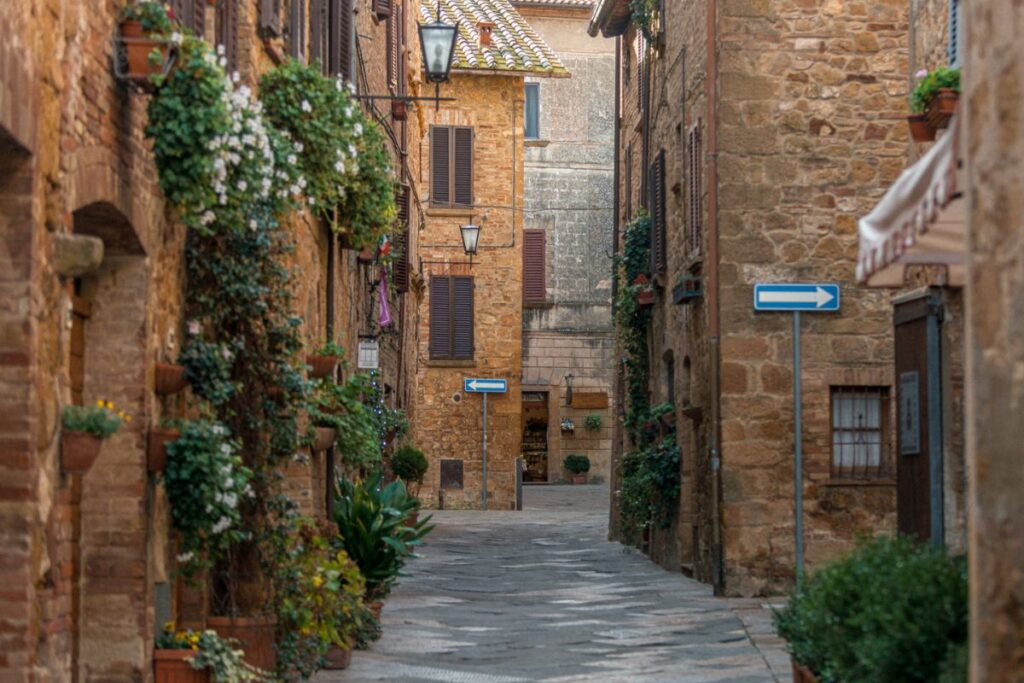 Ruela na cidade de Pienza, no Val d'Orcia