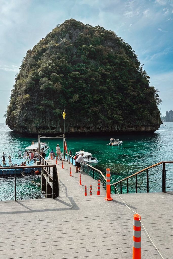 Pier de entrada em Maya Bay