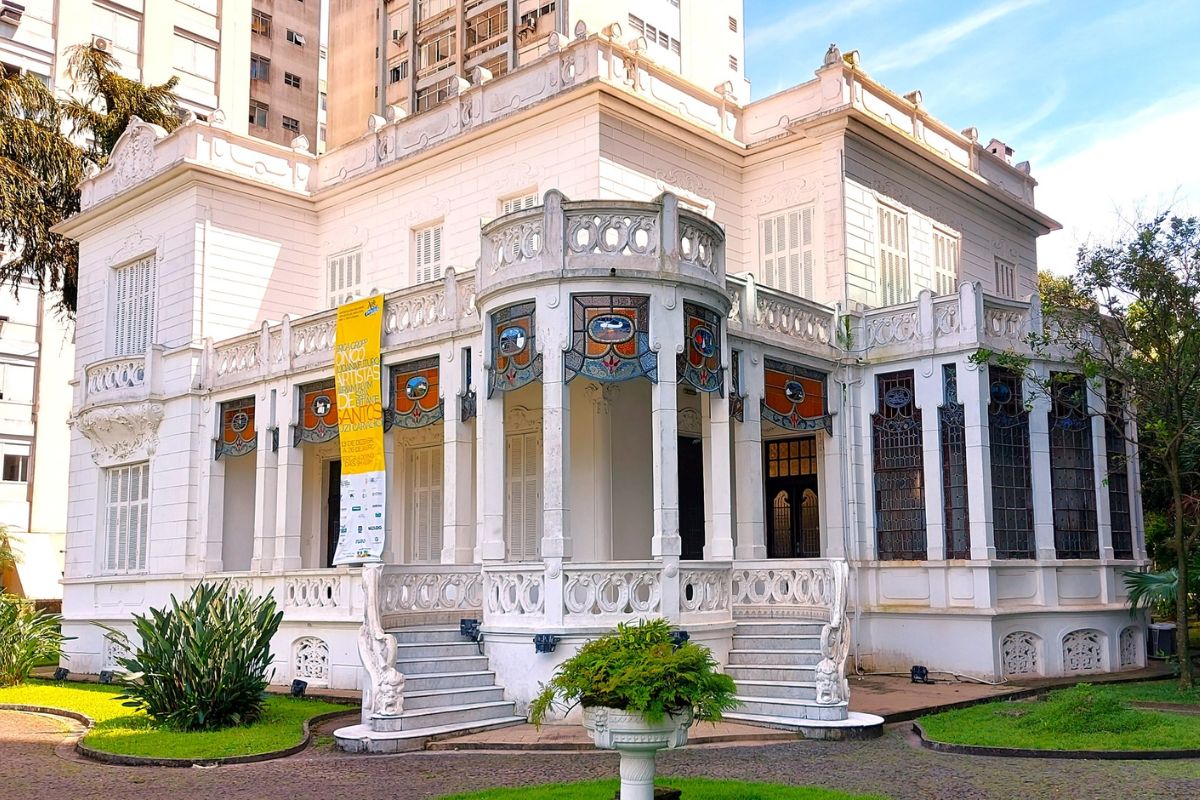 Casarão histórico da Pinacoteca Benedicto Calixto