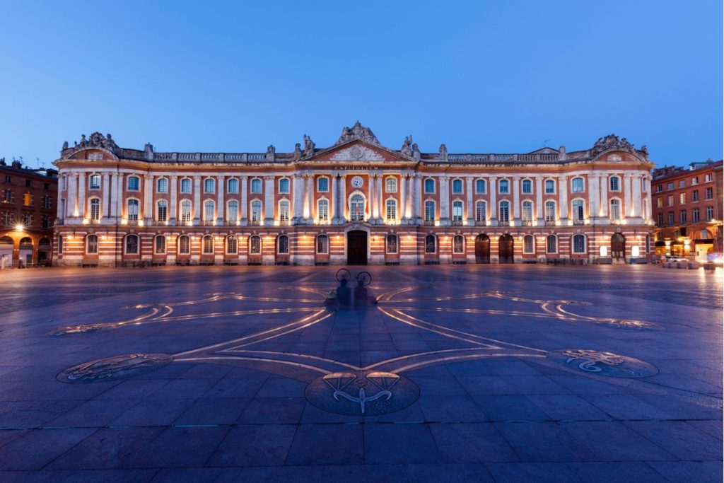Fachada da Prefeitura da Place du Capitole, em Toulouse