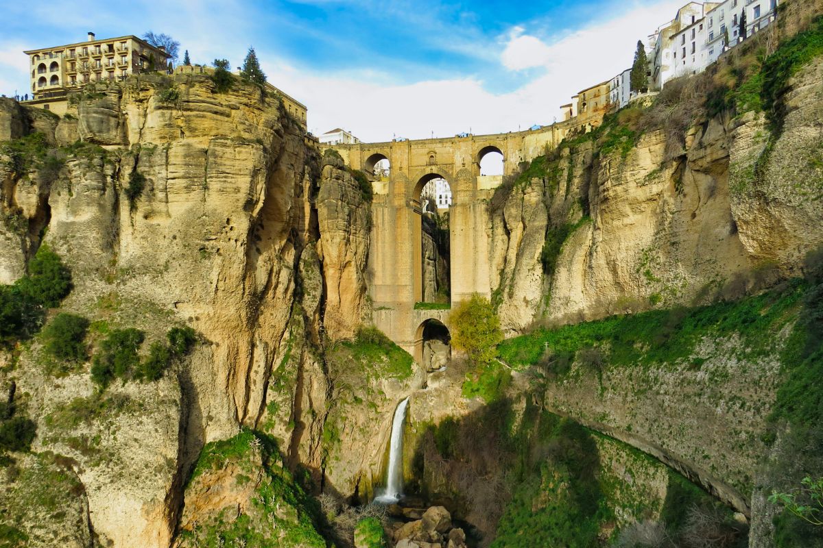 Ponte Nova de Ronda unindo os dois lados da cidade