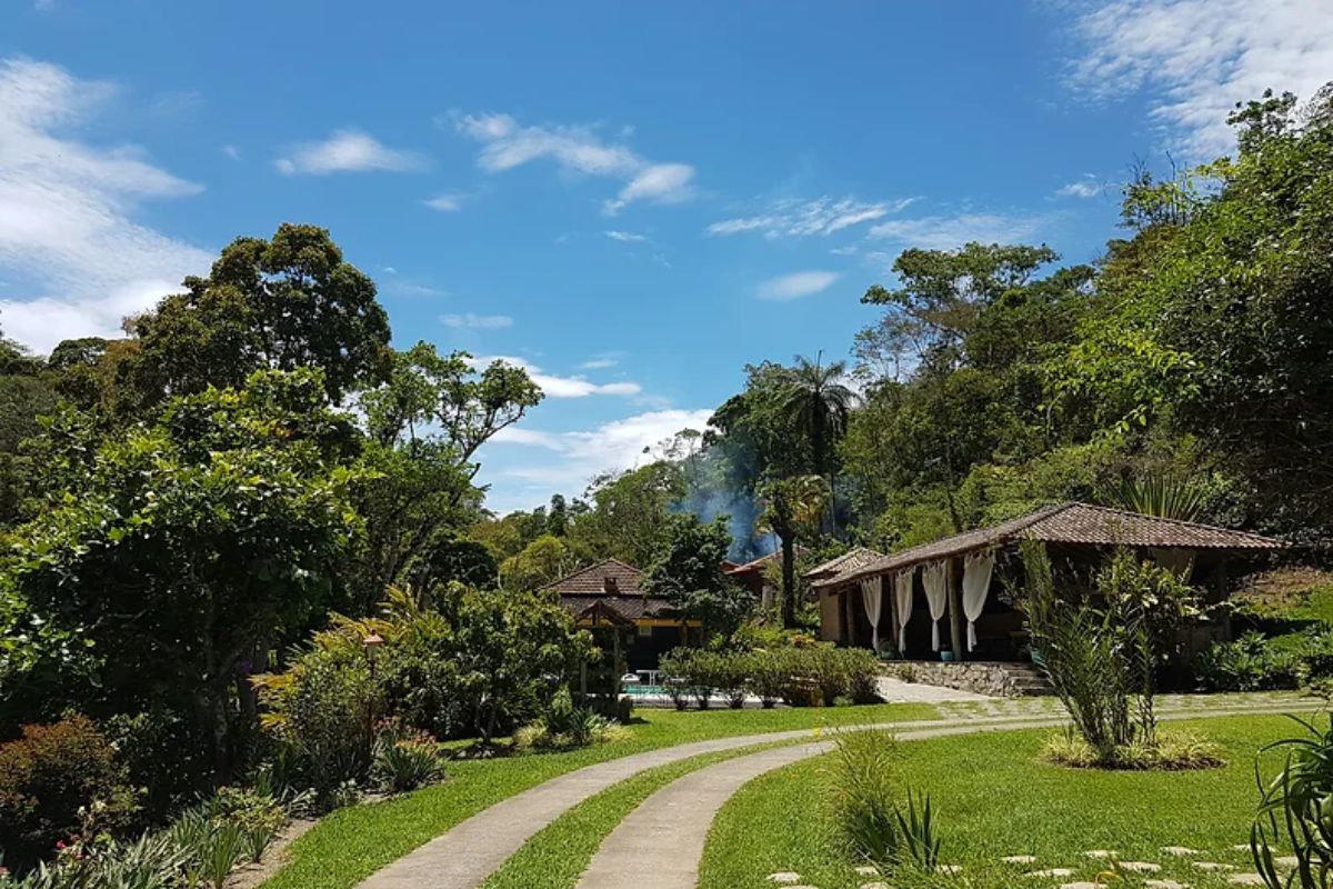 Área exterior de hospedagem em Teresópolis
