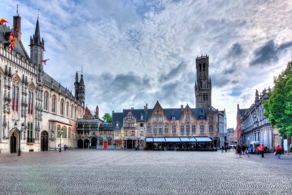 Praça Burg, em Bruges