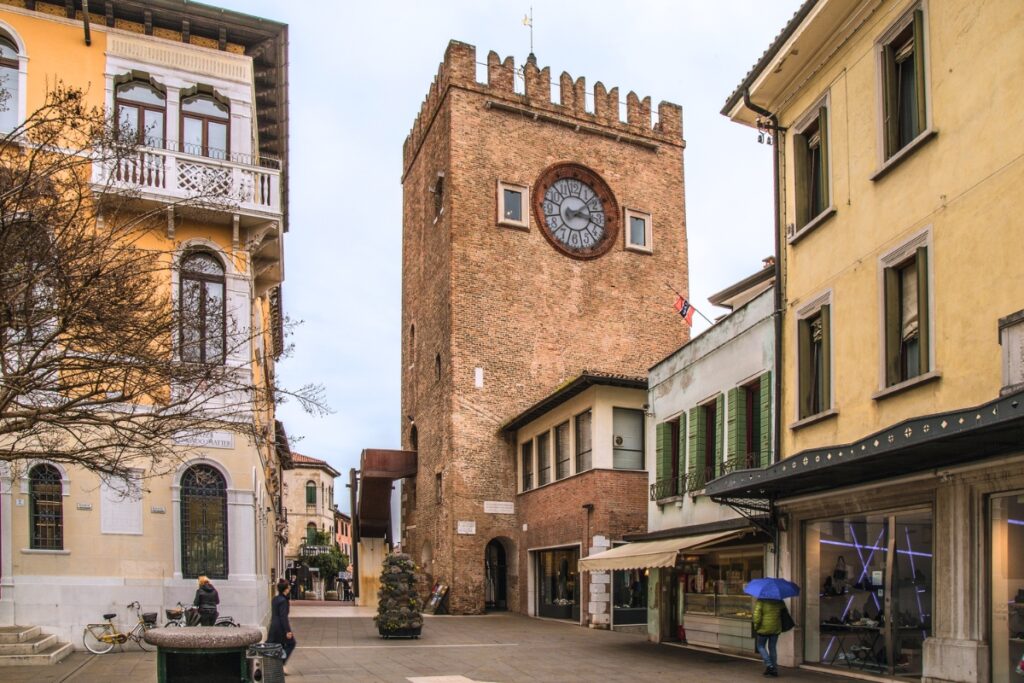 Torre dell'Orologio em Mestre, na Itália
