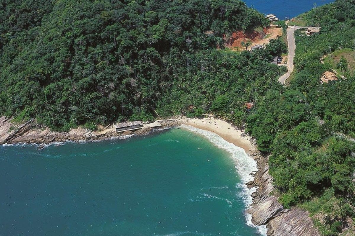 Imagem aérea da Praia do Éden