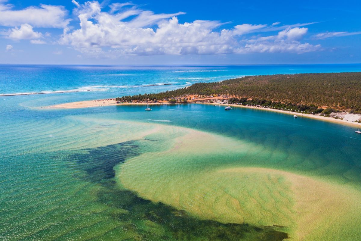 Imagem panorâmica da Praia do Gunga, no Alagoas