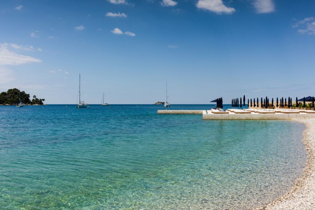 Praia de Mulini no Monte Rovigno