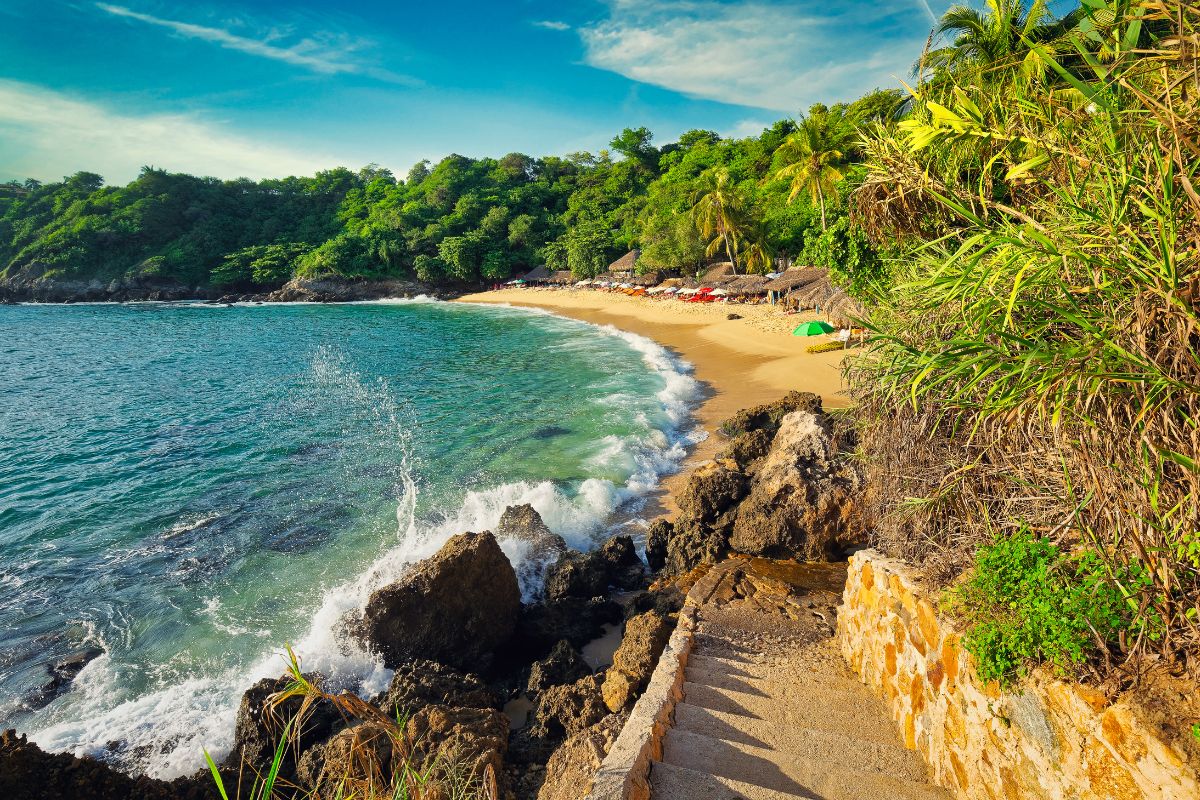 Praia de Puerto Escondido, lugar para conhecer no México
