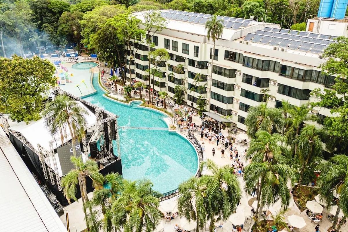 Área de lazer de hotel 5 estrelas em Foz do Iguaçu