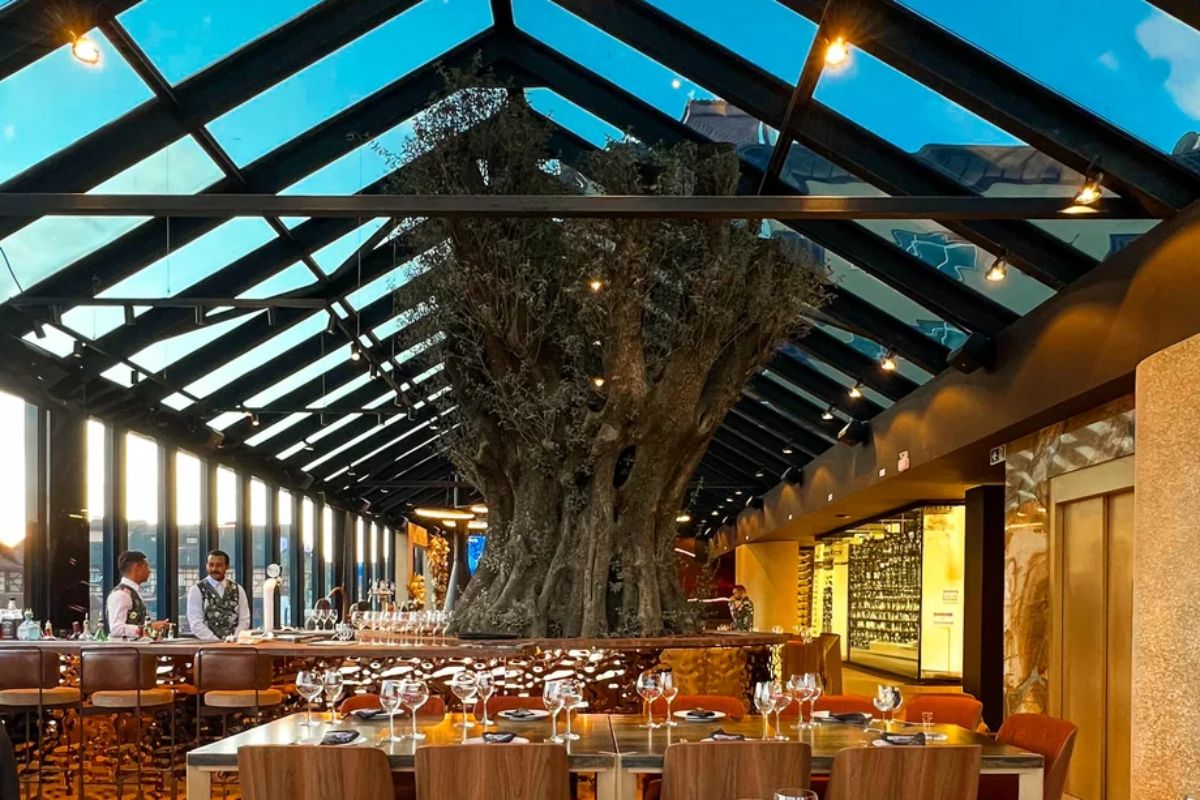 Salão do restaurante Casa Lugano, de Gramado e Canela