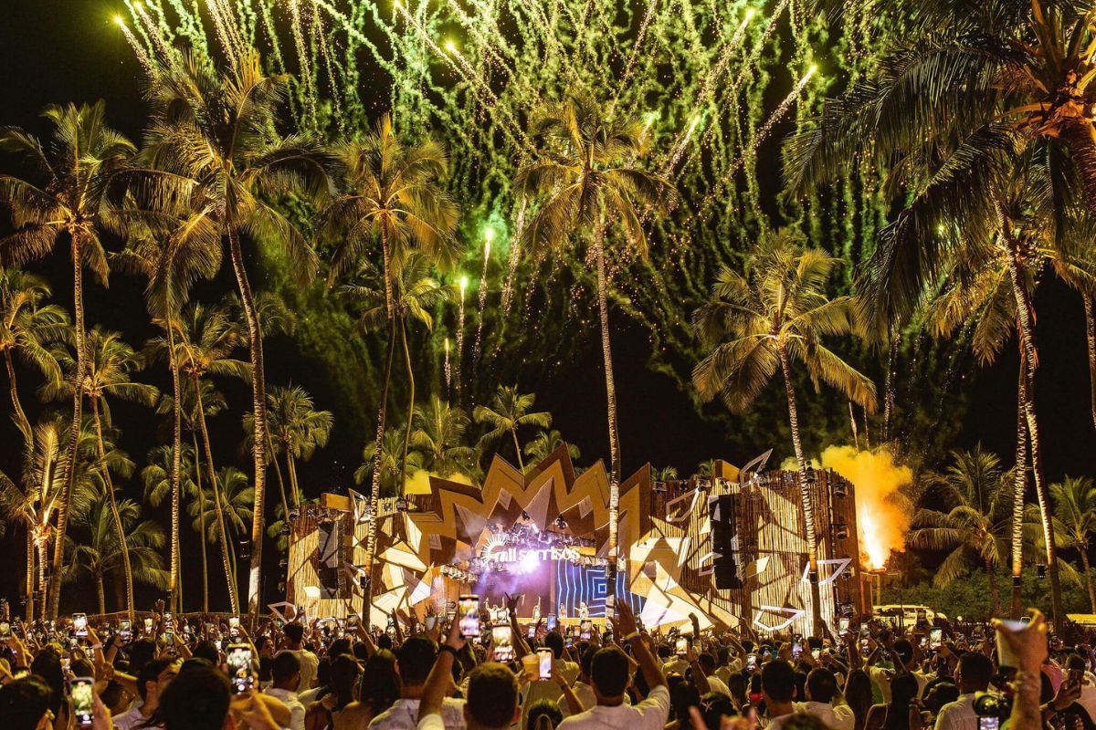 Festa do Réveillon Mil Sorrisos, na Praia de Japaratinga