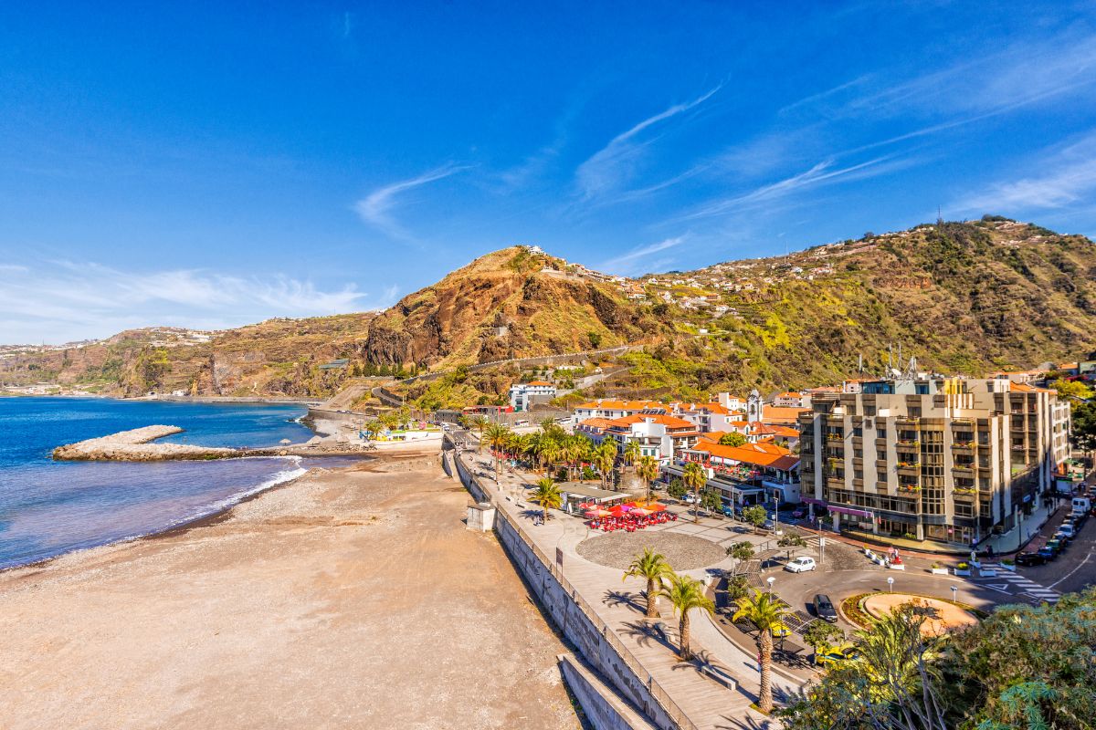 Praia de Ribeira Brava, na Ilha da Madeira