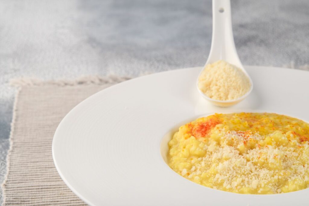 Risotto alla Milanese, um dos pratos típicos de Milão 