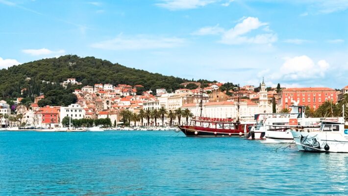Imagem panorâmica da Riva de Split, na Croácia