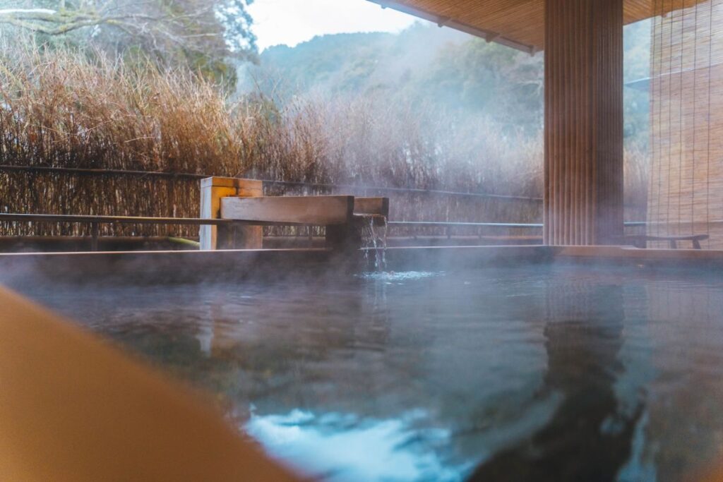 Rotenburo em um ryokan japonês