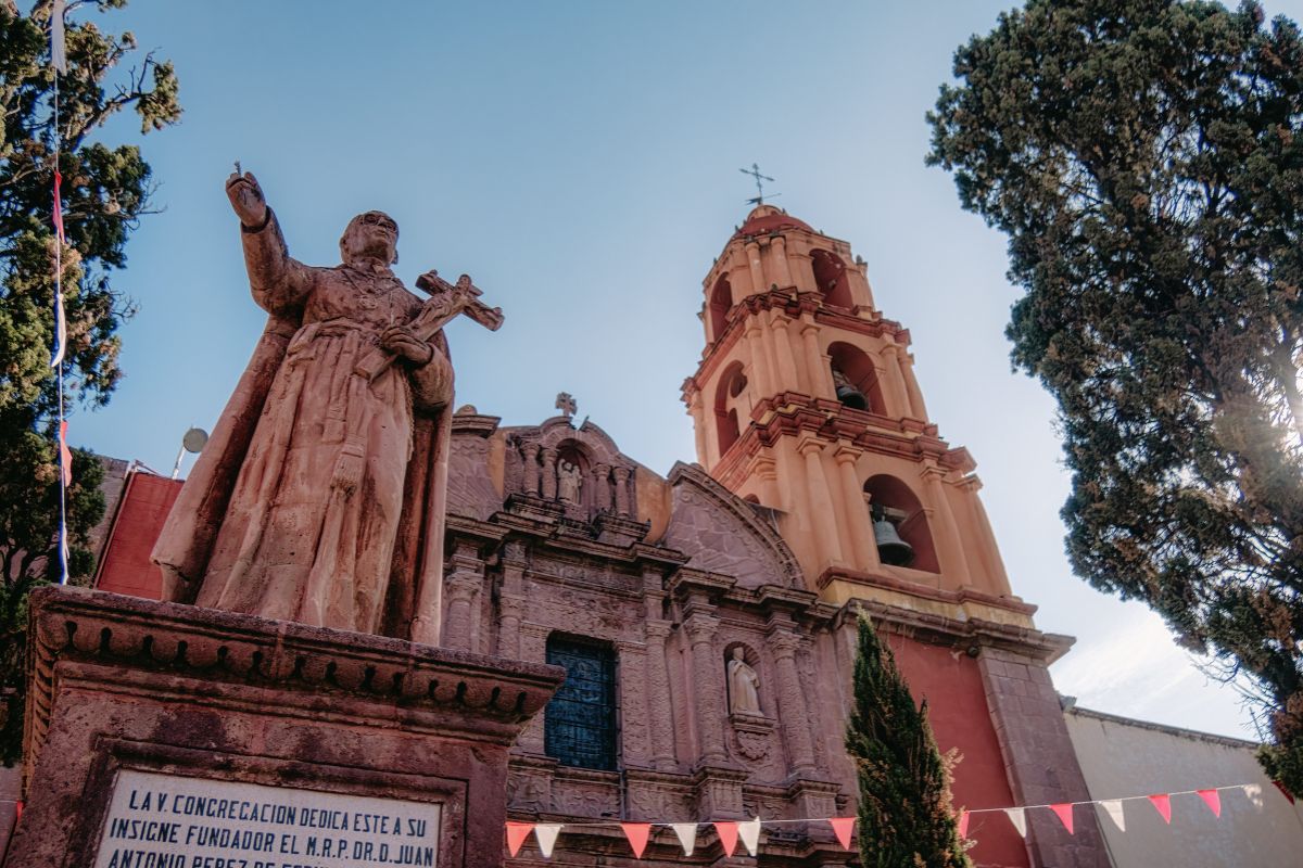 Fachada do Oratorio de San Felipe Neri, no México