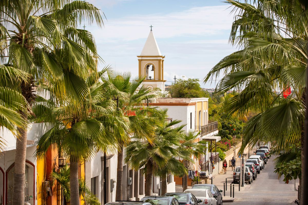Rua do centro de San José del Cabo, em Los Cabos, México