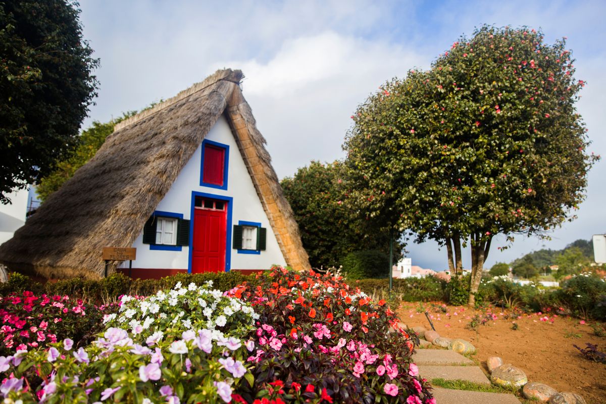 Casa de telhado de palha de Santana, na Ilha da Madeira