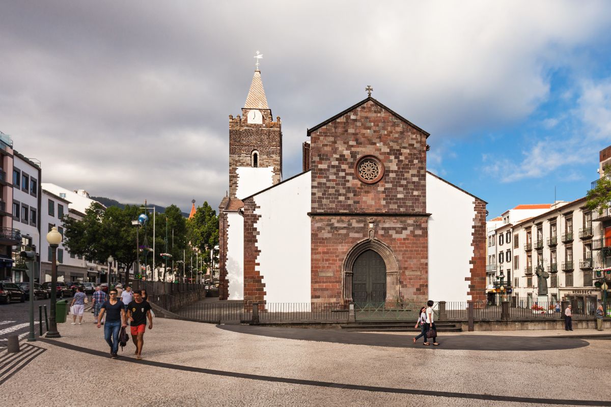 Exterior da Sé Catedral, em Funchal, Ilha da Madeira