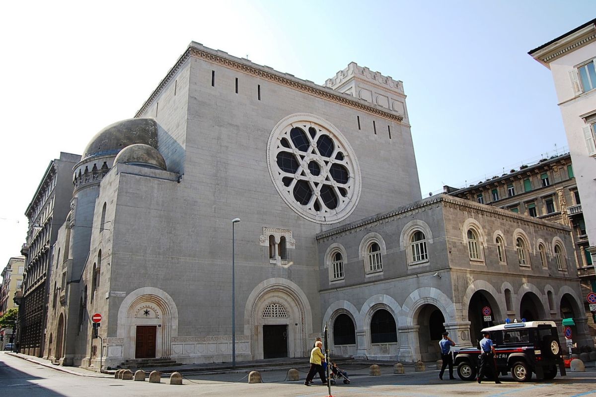 Fachada da sinagoga de Trieste