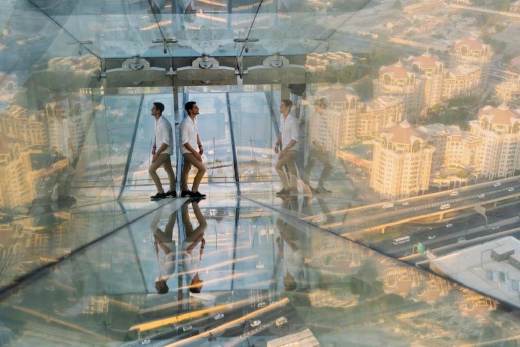 Plataforma de vidro do Sky Views em Dubai