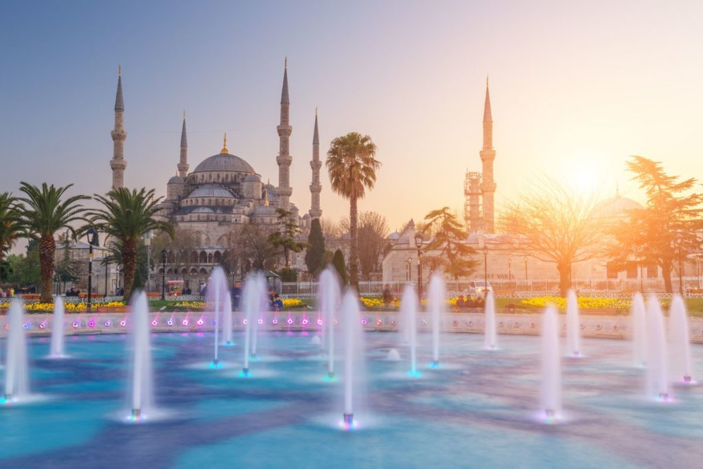 Exterior da Mesquita Azul, em Istambul na Turquia