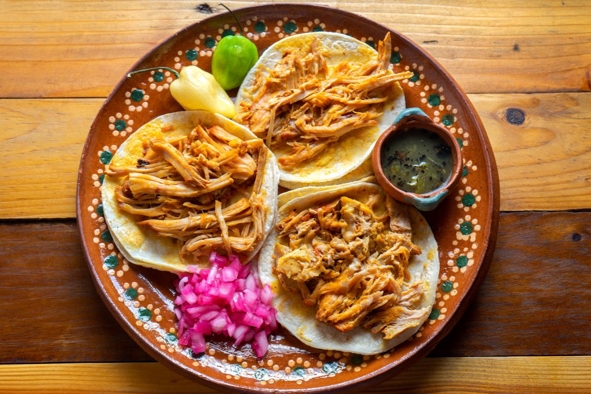 Prato de tacos de cochinita pibil para comer na Cidade do México