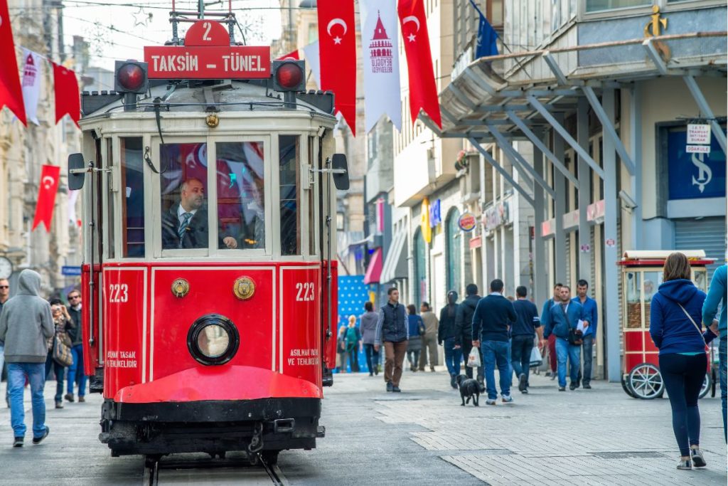 Bonde próximo à Praça Taksim