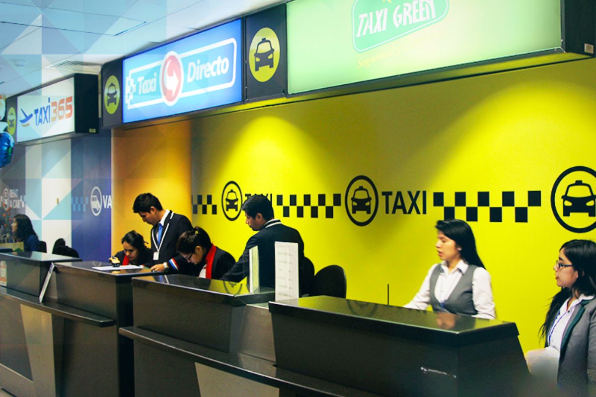 Atendimento das operadoras de táxi do Aeroporto de Lima
