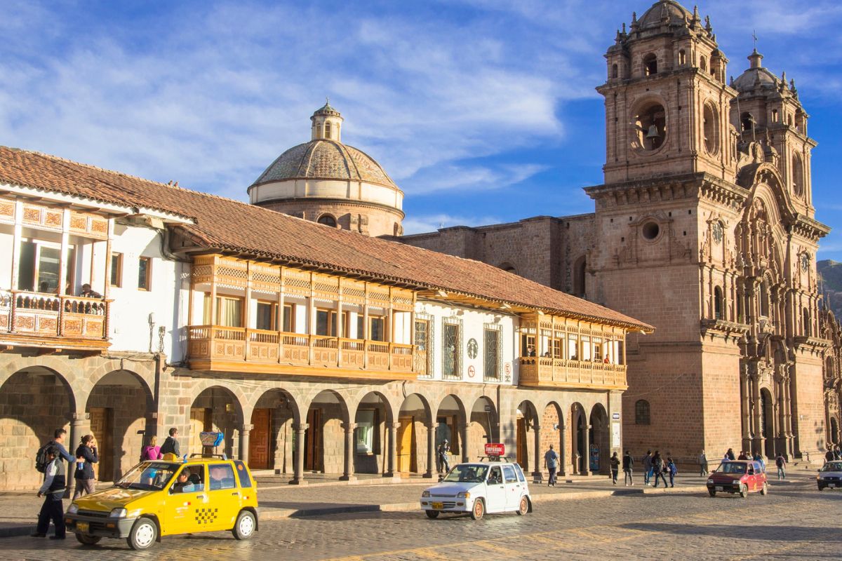 Táxis na Plaza de Armas de Cusco
