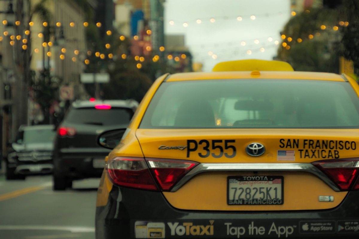 Táxi nas ruas de San Francisco