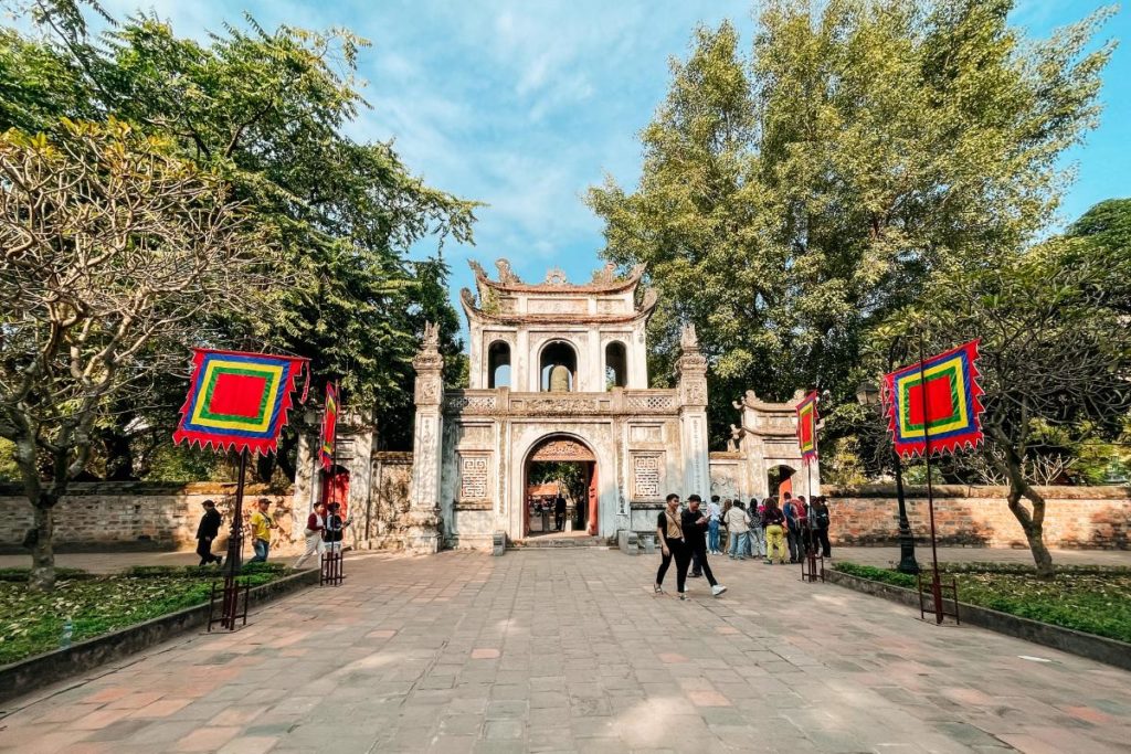 Fachada do Templo de Literatura de Hanói