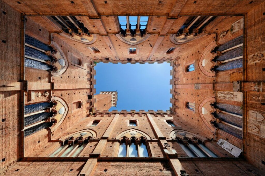Interior da Torre del Mangia, em Siena