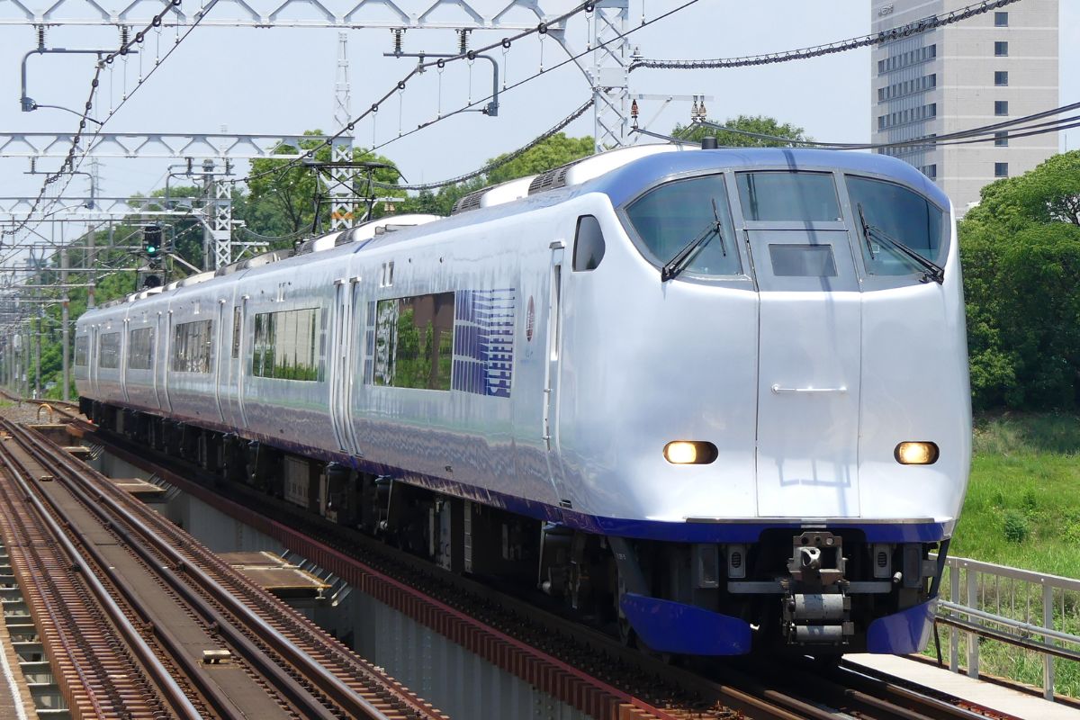Trem que liga o Aeroporto de Kansai a Osaka e Kyoto