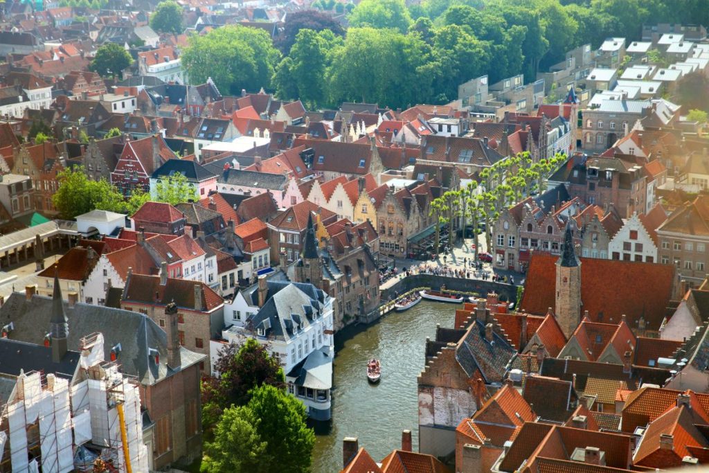 Vista do Belfort, o campanário, em Bruges