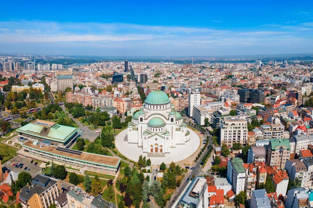 Imagem panorâmica da Catedral de São Sava, em Belgrado